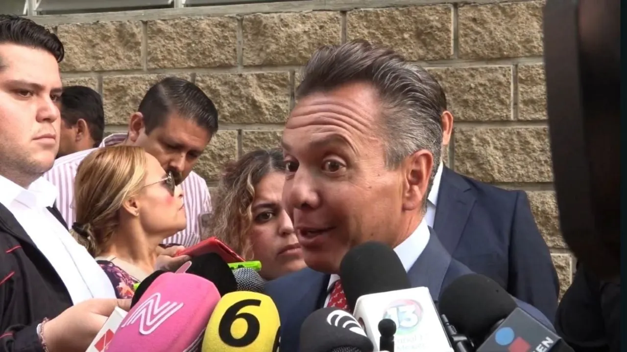 Gobernador de Jalisco regala viajes a NY tras críticas por nueva tarjeta de transporte