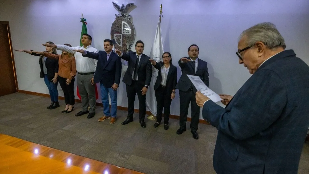 Gobernador de Sinaloa sacude su gabinete con cambios; toma protesta a siete nuevos funcionarios