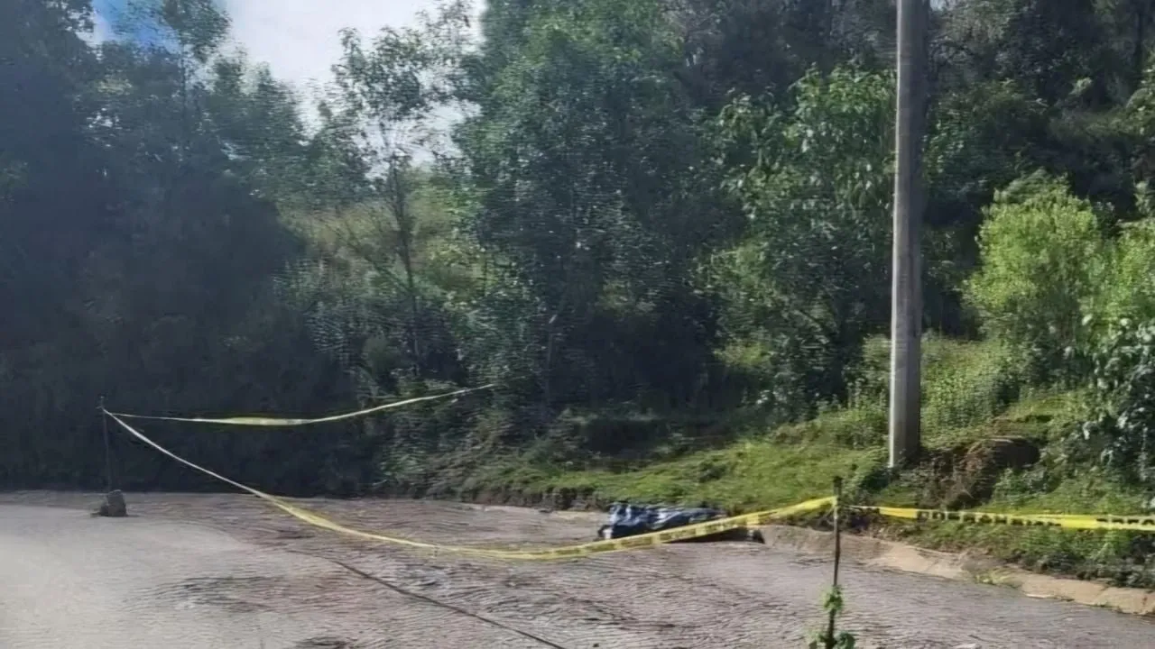 Ejecutan a tres personas dentro de un taller mecánico en el municipio Tlapa de Comonfort