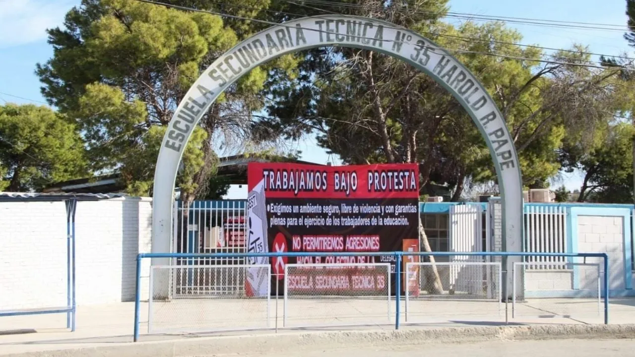 Denuncian otra agresión a maestros en secundaria de Coahuila; amenazan a alumnos de la UTT