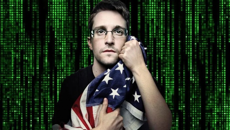 Putin le otorga la ciudadanía rusa a Edward Snowden