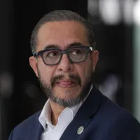 Comisión Permanente aprueba licencias por tiempo indefinido de Sergio Mayer y Hugo Eric Flores