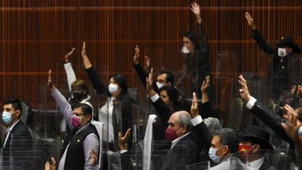 Morena aprobará reforma eléctrica de AMLO en Cámara de Diputados