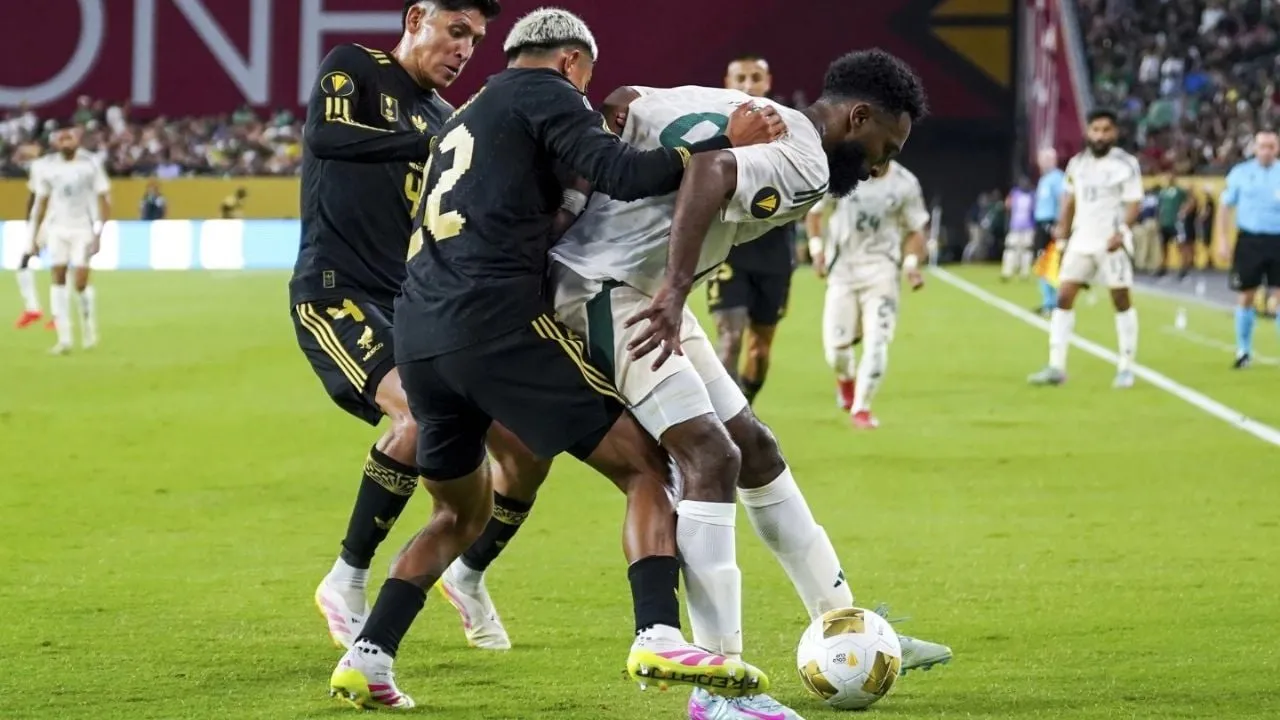 México vence 2-0 a Arabia Saudita y avanza a semifinales en la Copa Oro