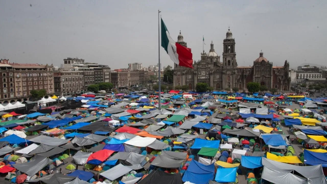 CNTE anuncia una megamarcha en la CDMX y analizará un nuevo plantón en el Zócalo