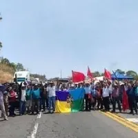 Michoacán amanece bajo fuego: Reportan vehículos incendiados y bloqueos viales en 24 puntos (Videos)