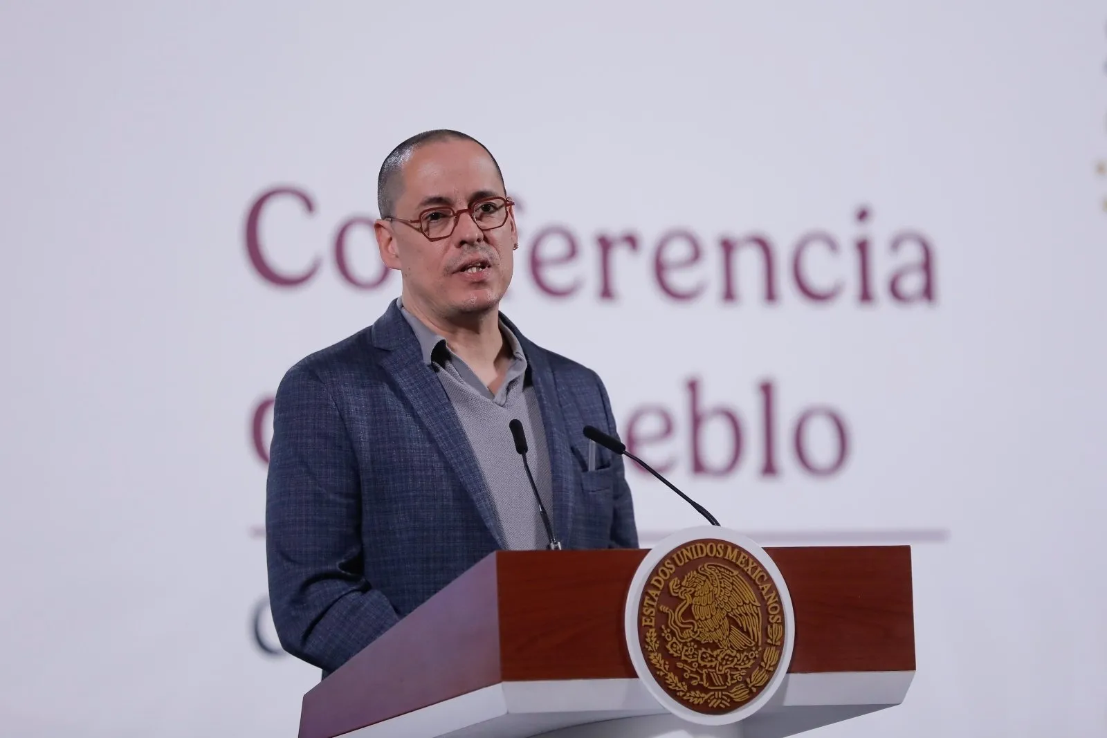 Presentan propuesta de ley para reducir a la mitad el número de trámites