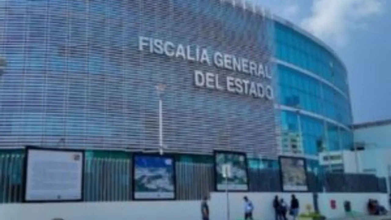 Aceleran proceso contra director del portal e-Consulta; su defensa sin acceso a carpeta de investigación