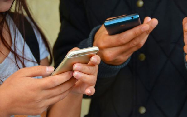 Senado aprueba un registro con huella dactilar de los usuarios de celulares.