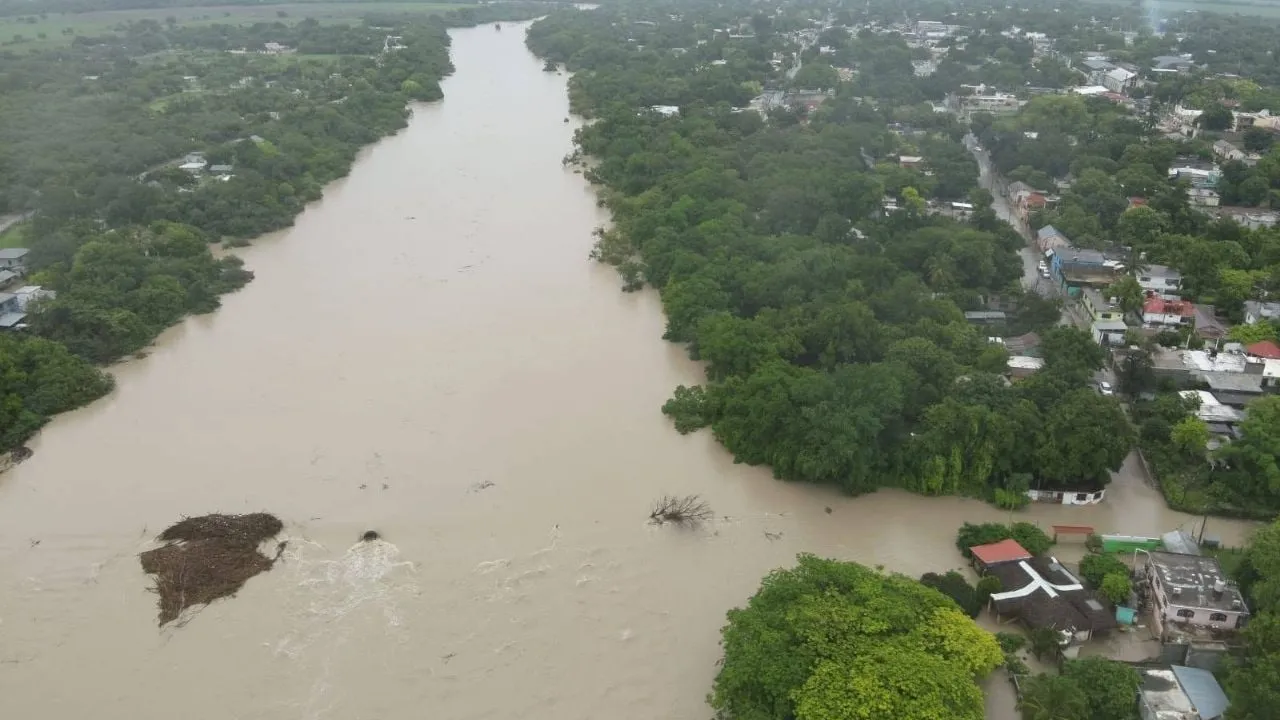 Tormenta “Barry” deja un muerto, comunidades incomunicadas y daños en carreteras de Tamaulipas