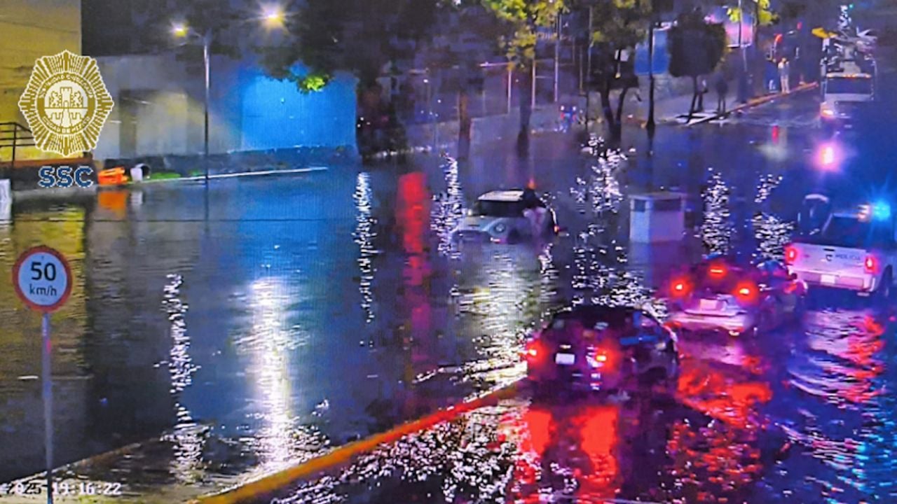 Estragos en Coyoacán e Insurgentes Sur por las lluvias; reportan 22 inundaciones en CDMX (Video)