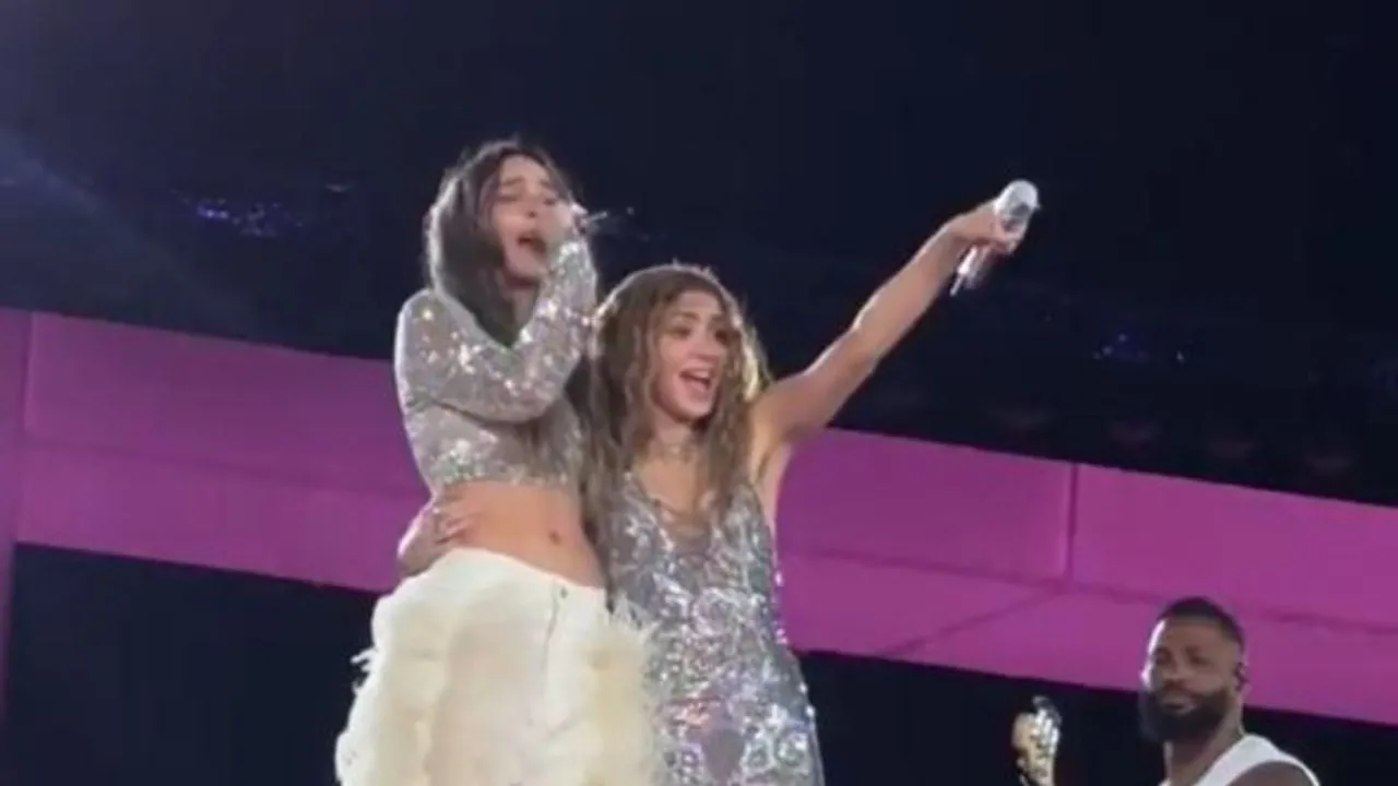 Belinda canta “Día de Enero” junto a Shakira en último concierto en CDMX (Videos)