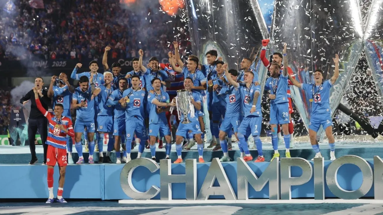 Cruz Azul arrasa 5-0 a Whitecaps para conquistar la corona de la Copa de Campeones de Concacaf