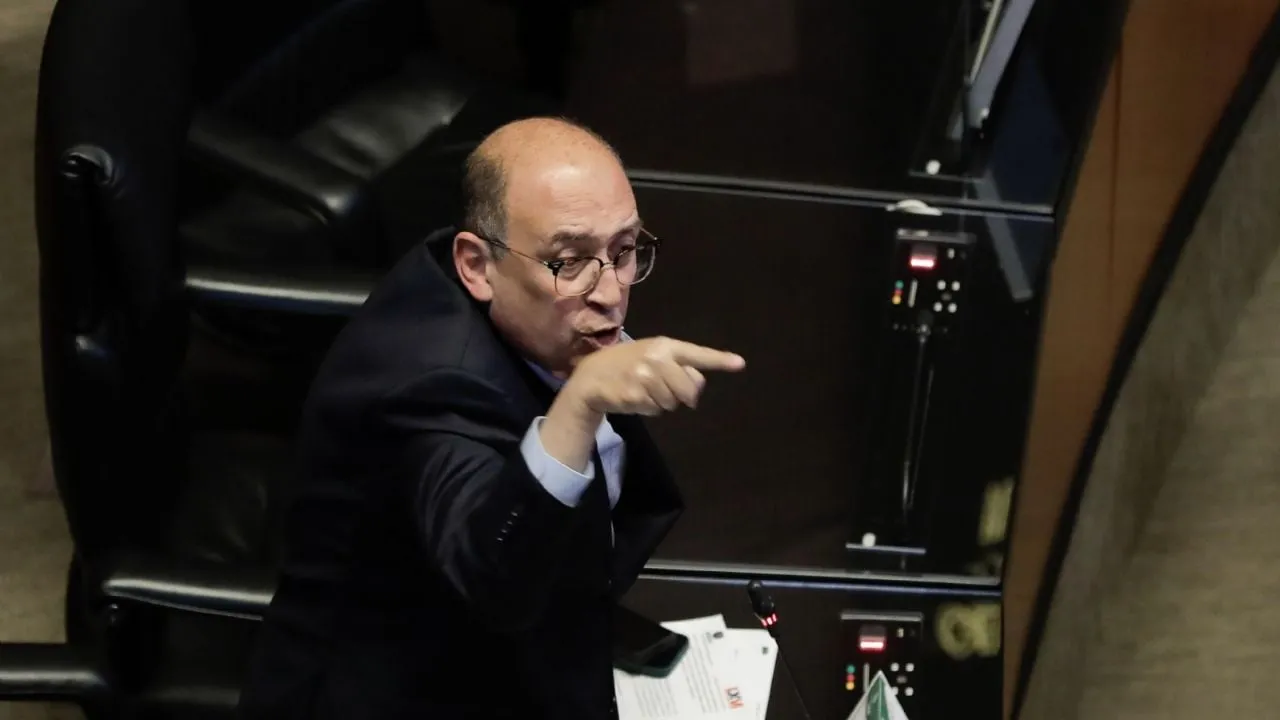 Rubén Moreira regaña al gobierno de Sheinbaum por declaraciones sobre protestas en EU