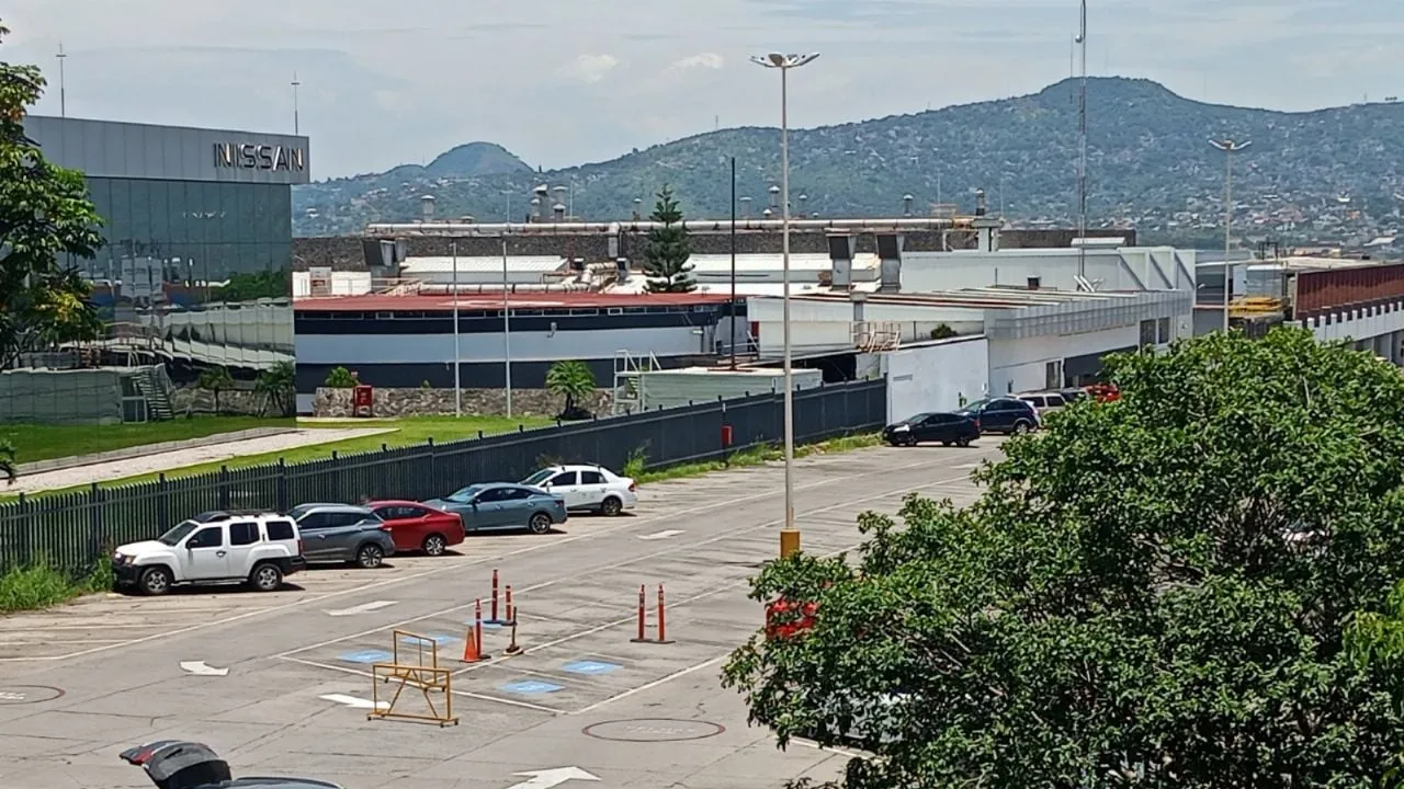 Gobierno de Morelos anuncia plan de apoyo para trabajadores por cierre de planta Nissan CIVAC