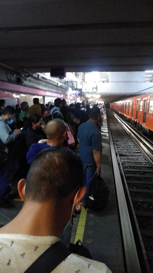 Fallece tras arrojase a vías del metro