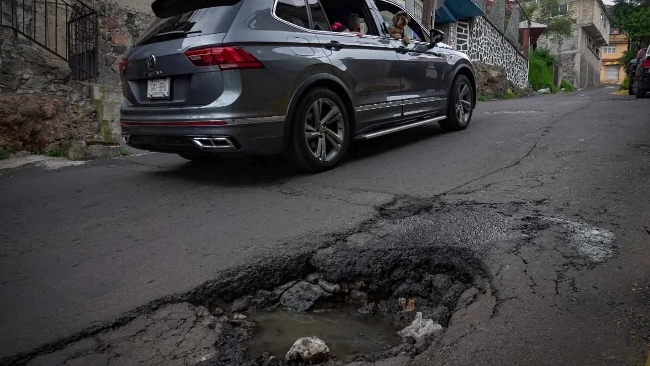 ¿Por qué hay tantos baches en CDMX? Esto dice Clara Brugada