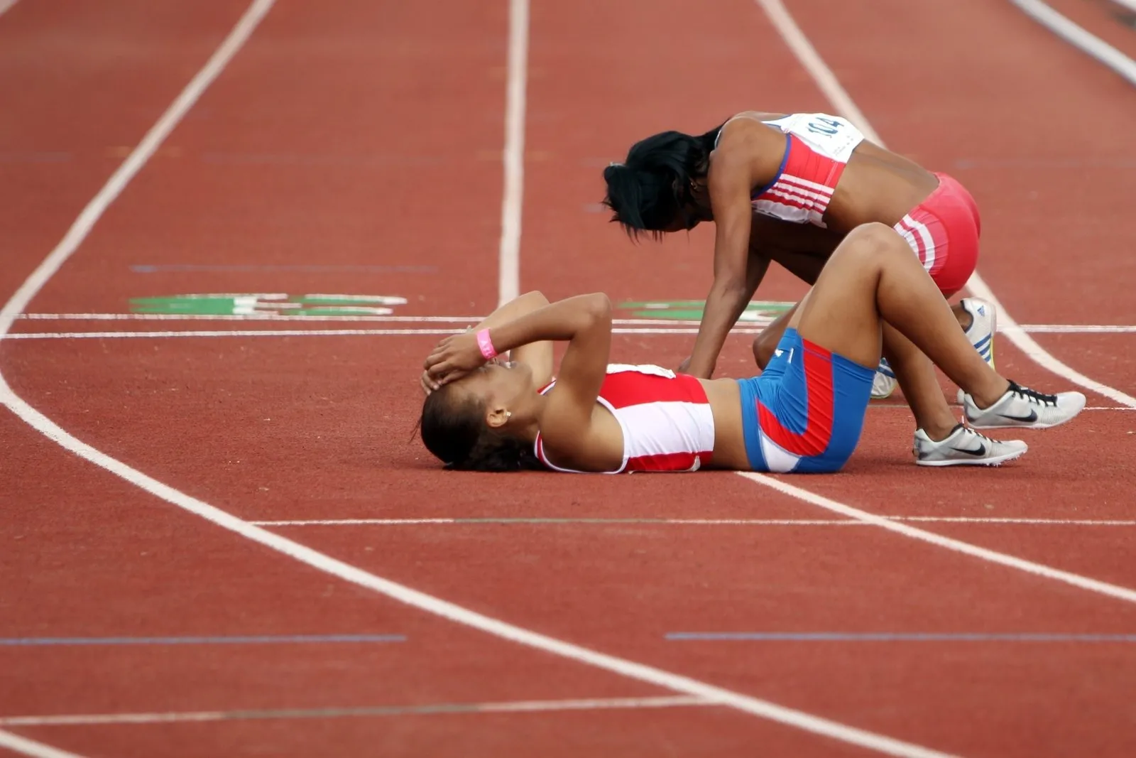 Habrá prueba genética de género obligatoria para el atletismo femenil