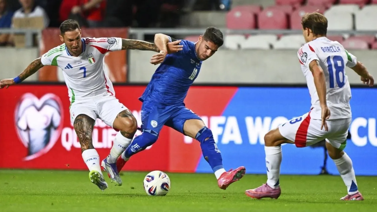 Con agónico gol Italia vence 5-4 a Israel en partido clasificatorio para el Mundial 2026