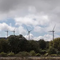 Cox deja atrás guerra de Iberdrola con AMLO y gana obra millonaria con Sheinbaum