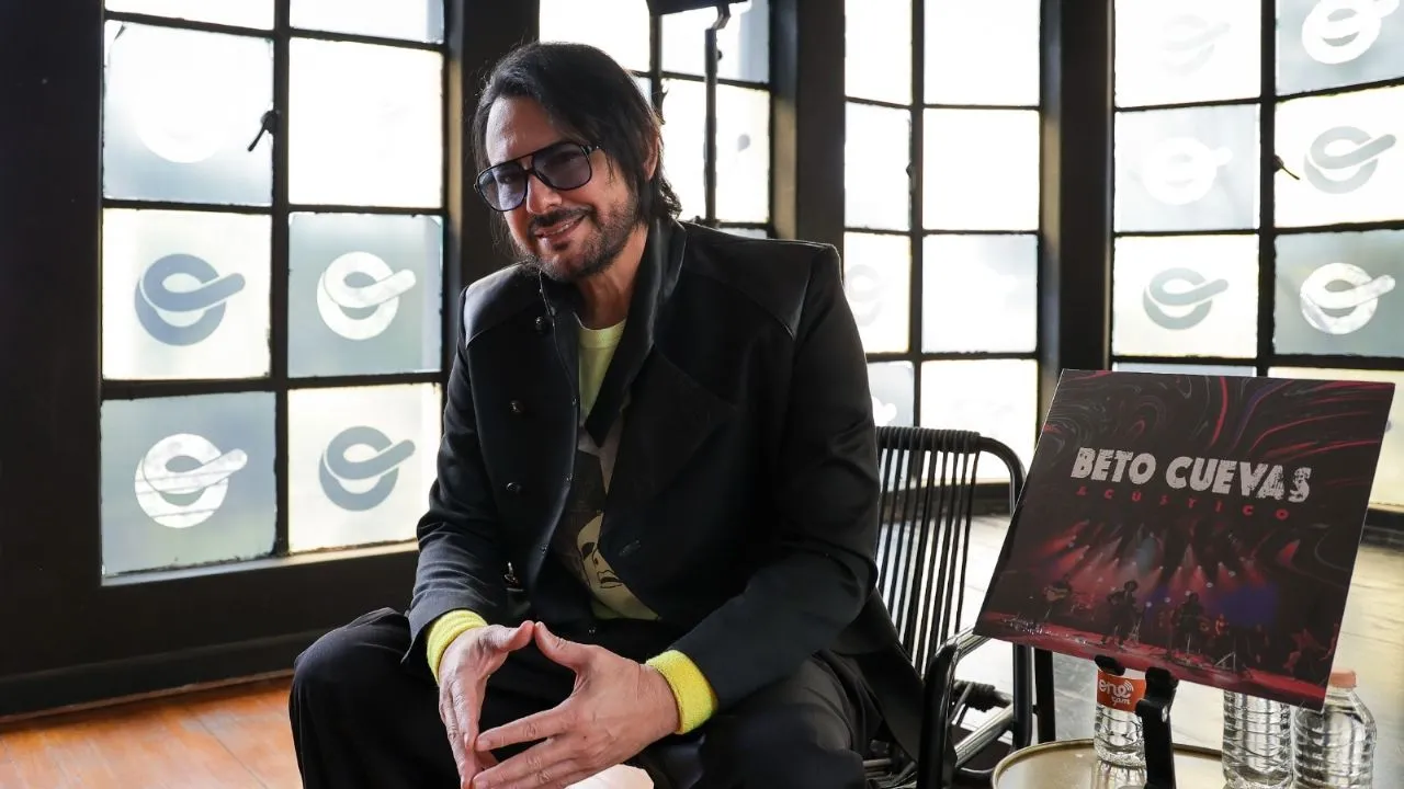 Beto Cuevas reinterpreta su legado con La Ley con un álbum acústico