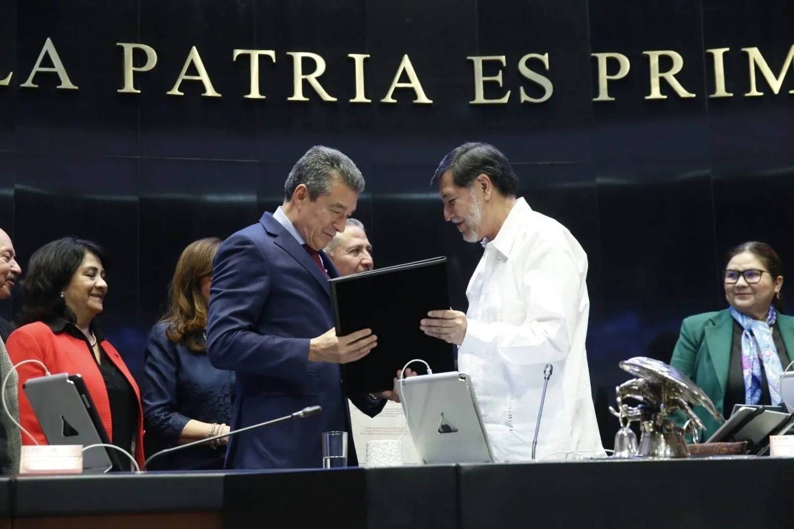 Ratificación exprés de Rutilio Escandón como cónsul de México en Miami
