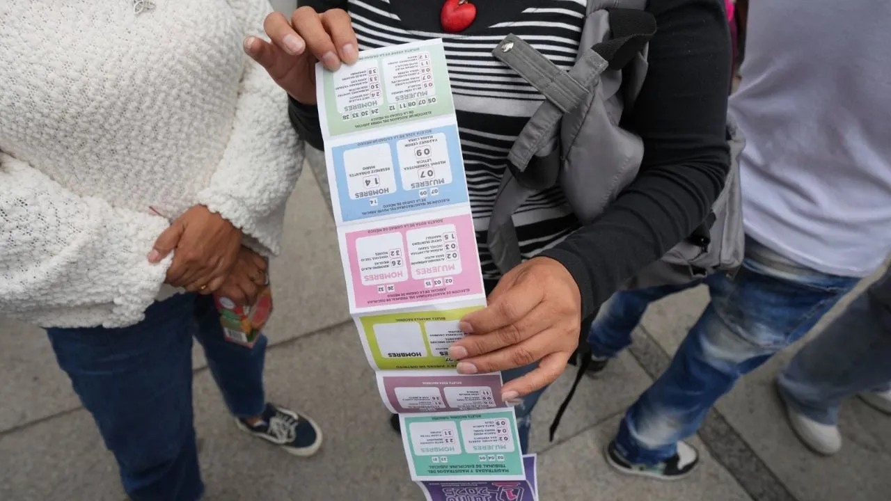 INE multará a candidatos ganadores de la elección judicial que aparecieron en “acordeones”