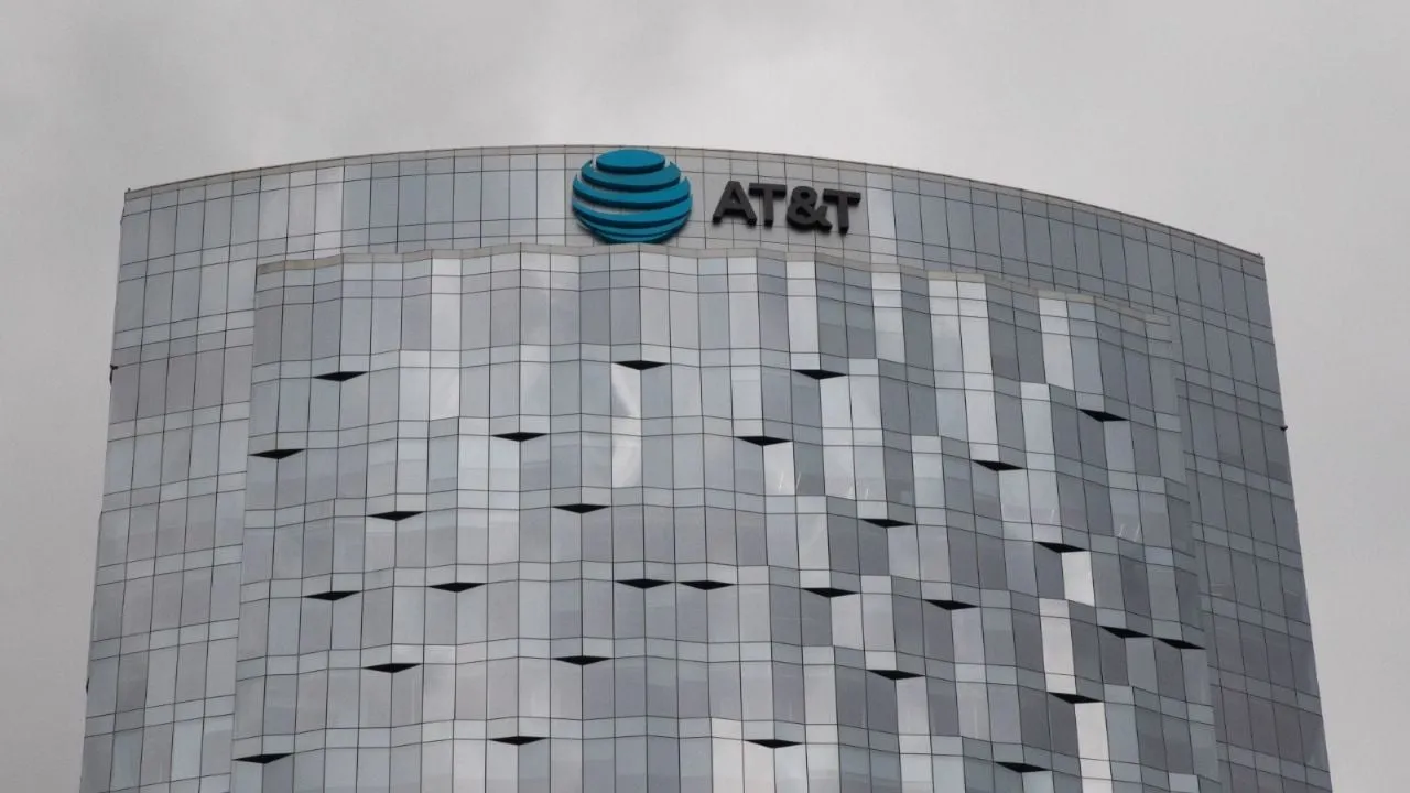 Profeco logra compensación para usuarios por fallas en el servicio de AT&T