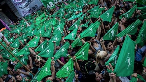 Senado despenaliza el aborto en Argentina