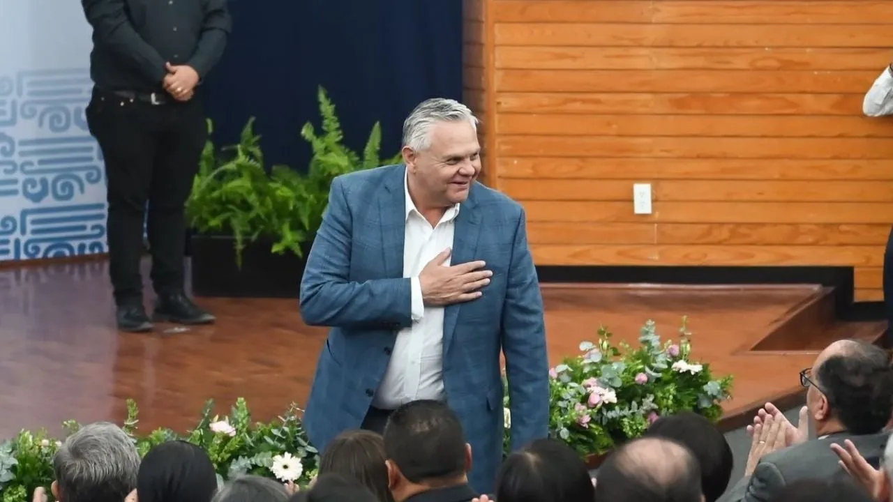 Jefe de la Oficina de la Gubernatura de Morelos denuncia a comunicadores por difamación ante la FGR