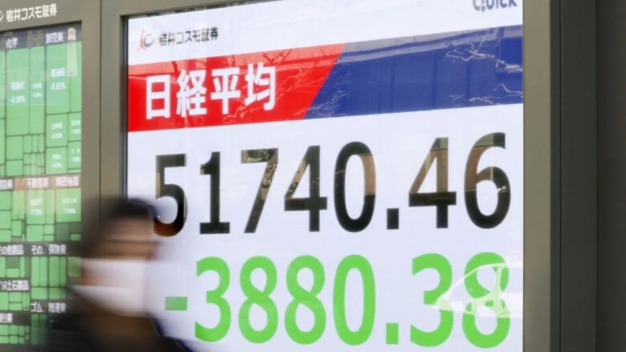 Wall Street se recupera de desplome inicial luego que petróleo se eleva a casi 120 dólares el barril