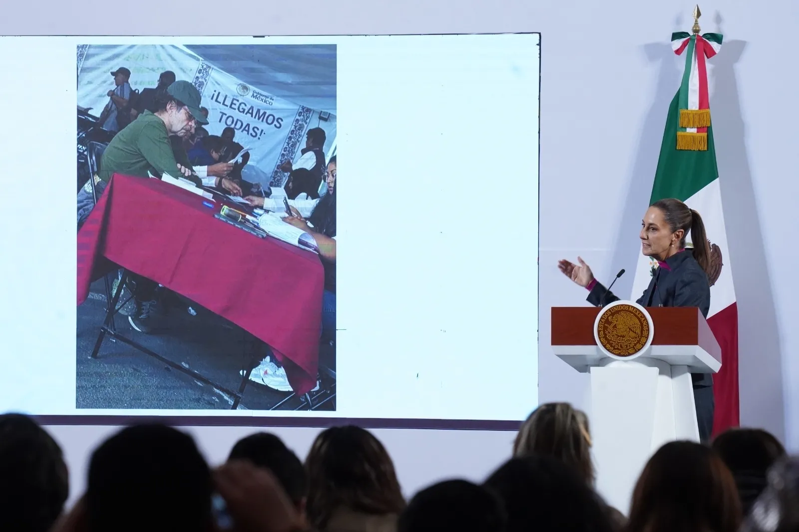 Gabriel Quadri denuncia “acoso oficial” tras ser exhibido por solicitar la Pensión para Adultos Mayores
