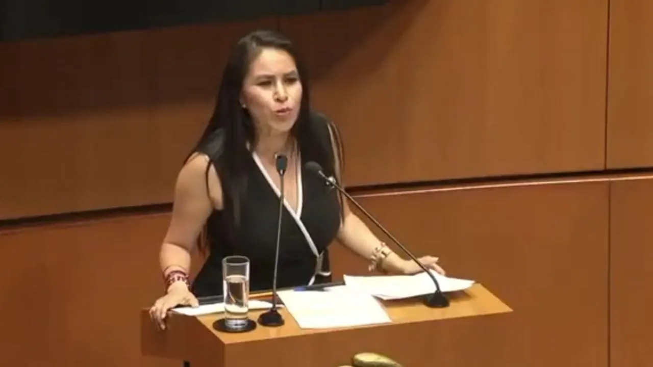 Senadora dice que en Morena sí se saben las frases de Benito Juárez, y lo cita mal (Video)