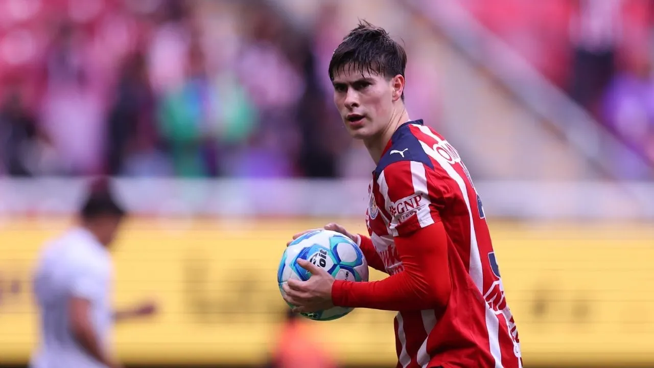 Chivas supera 2-1 a Querétaro para mantener su invicto en la Liga MX (Videos)