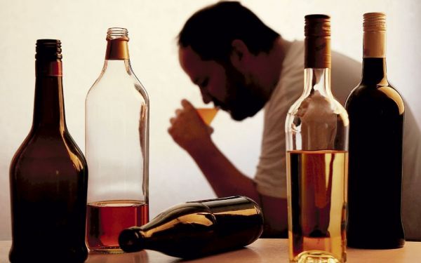 Alcoholismo y obesidad, las consecuencias de la pandemia. 