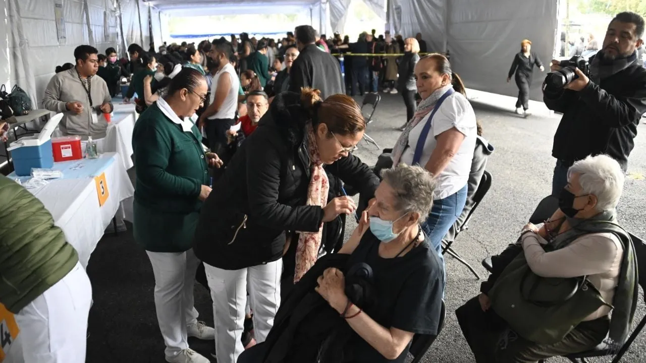 Arranca mega centro de vacunación instalado en la UNAM; estará abierto hasta el viernes 14