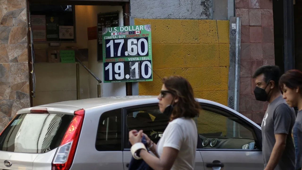 Peso opera con pocos movimientos ante incertidumbre de EU; se cotiza en 18.64 por dólar