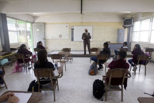 En CDMX, el 85% de los estudiantes toman clases presenciales 