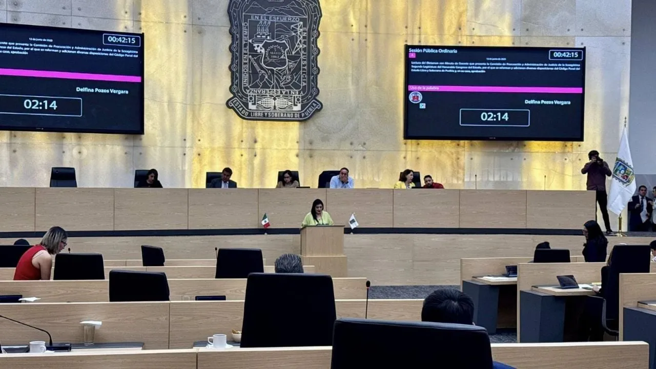 La 4T en Puebla aprueba castigar con cárcel los insultos en redes sociales