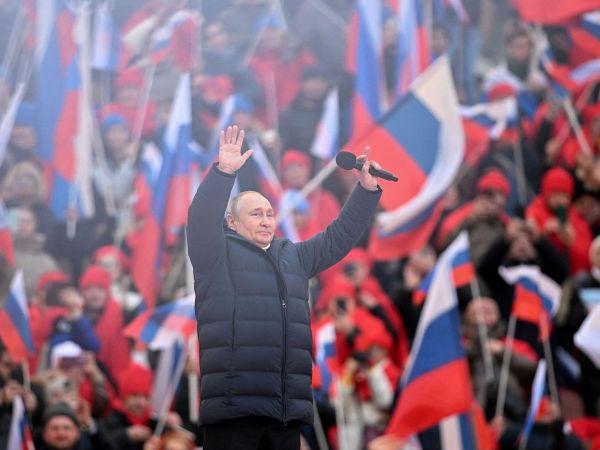 Putin en concierto defiende la invasión, es la salvación de un genocidio