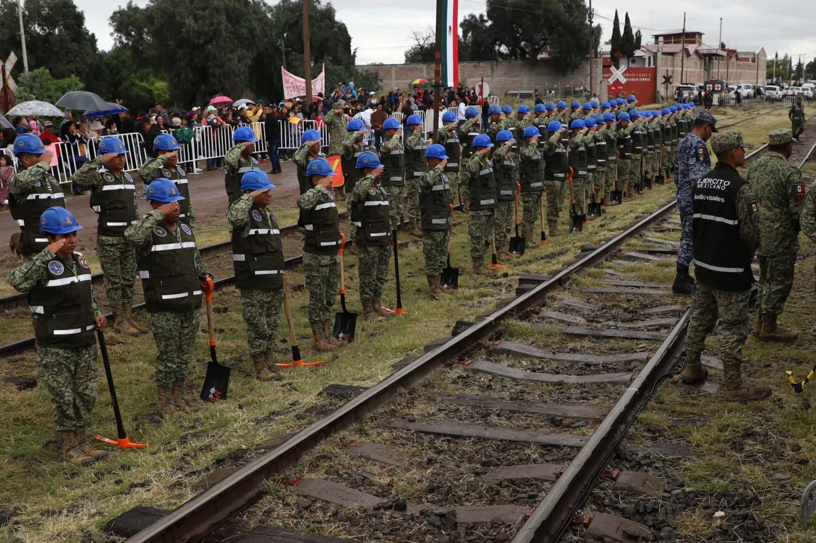 Revelan millonaria cuota para ingenieros militares por megaobras (Video)