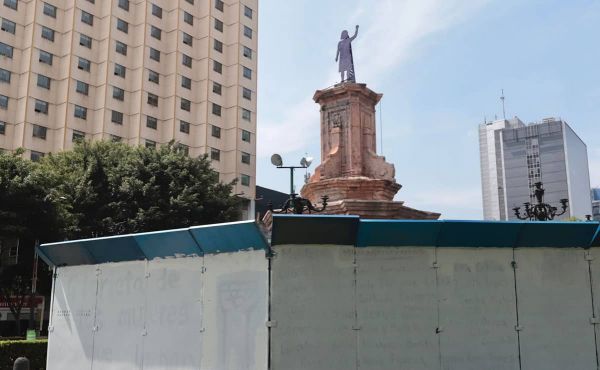 Gobierno CDMX borra nombre de La Glorieta de las Mujeres que Luchan por Limpieza.