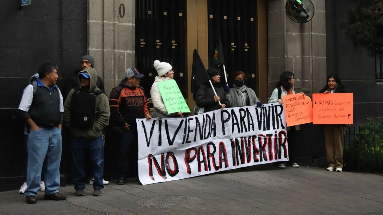 Brugada ofrece apoyo a personas desalojadas más allá de lo que decida la Corte