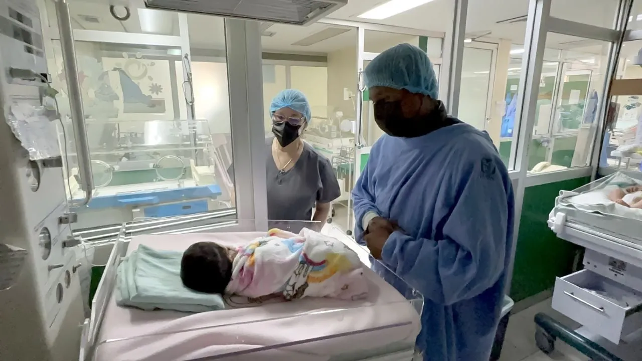 Han muerto 45 bebés por tos ferina en 2025; ninguno tenía vacuna, admite la Secretaría de Salud