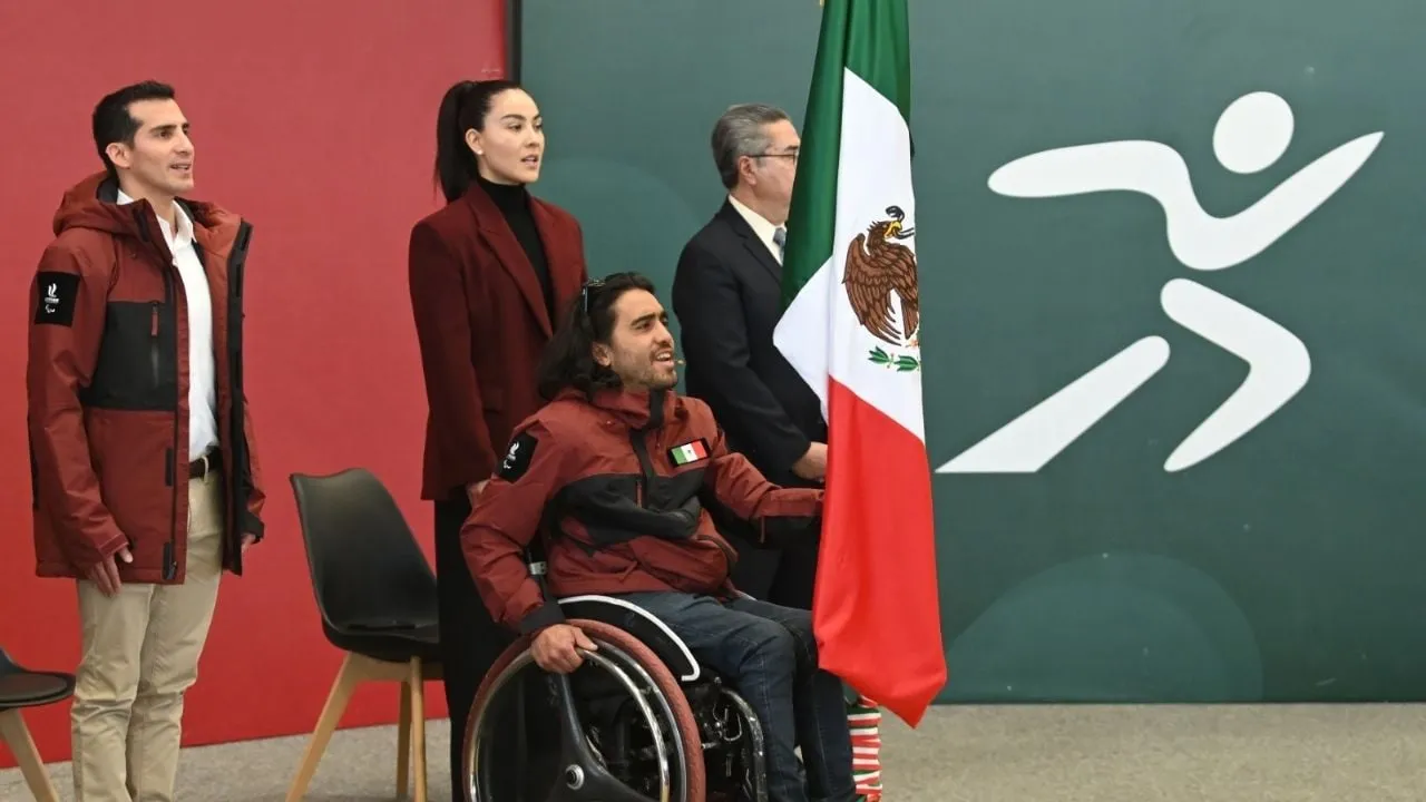 Abanderan a Arly Velásquez rumbo a los Juegos Paralímpicos Milano-Cortina 2026