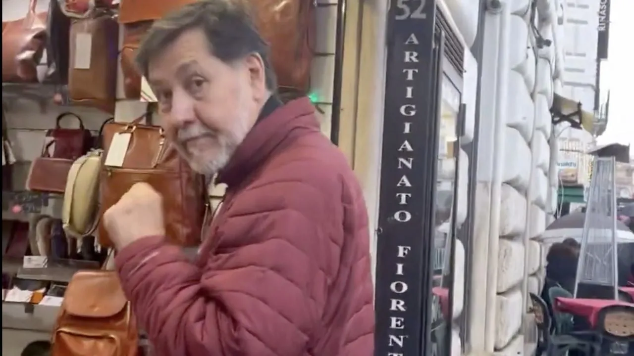 Descubren a Noroña frente a tienda de lujo en Roma; así reaccionó el senador morenista (Video)