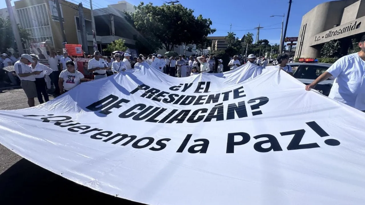 Marchan en Culiacán contra escalada de violencia en la entidad