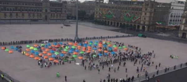 Gobierno quita a FRENAAA del Zócalo 