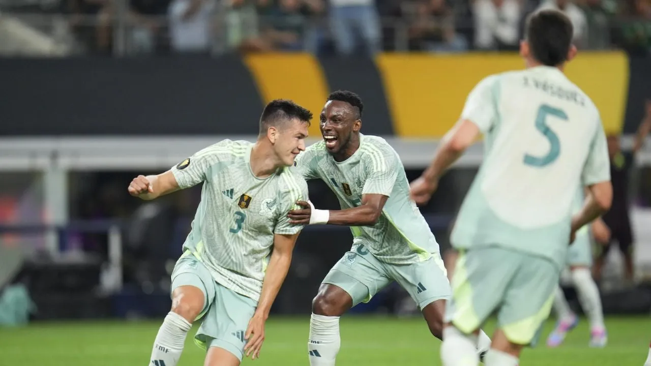 César Montes anota dos goles en seis minutos y México vence a Surinam en la Copa Oro (Video)