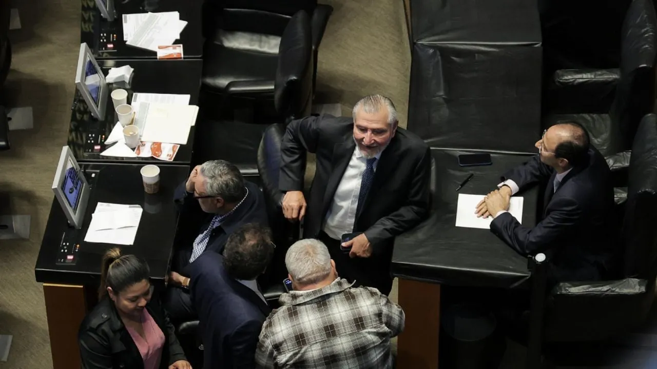 Mier da espaldarazo a Adán Augusto para que siga como coordinador de Morena en el Senado